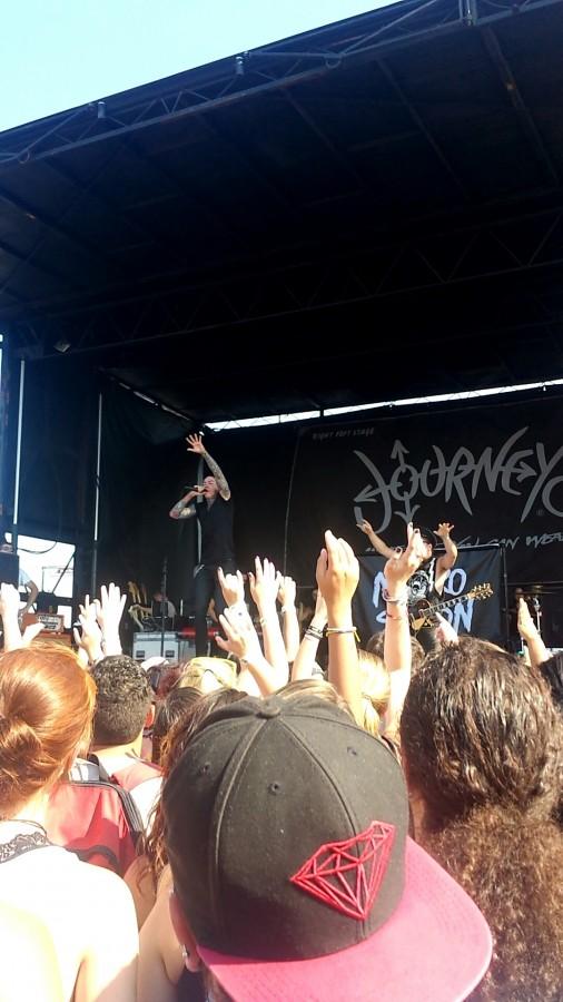 Warped Tour brings onlookers to their feet.